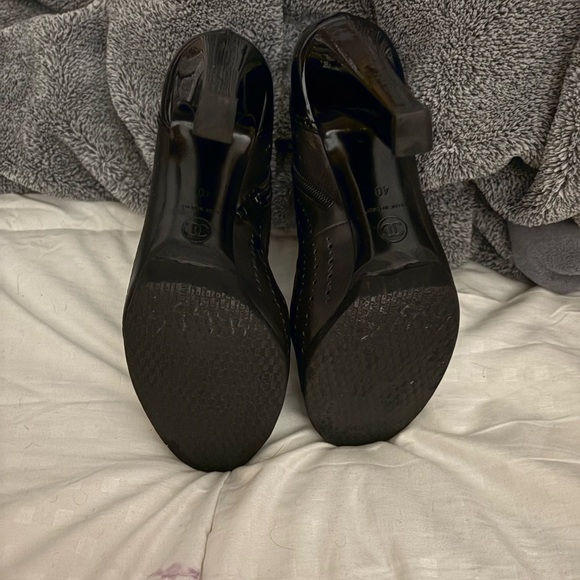 Two tone black leather Chanel shoe boots - Picture 4 of 4